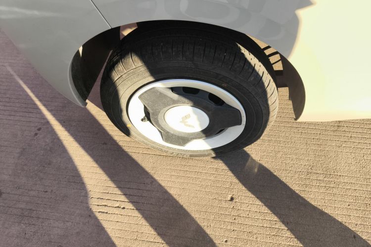 五菱汽车 宏光MINIEV 2024款 第三代 215km 青春版车身外观6008