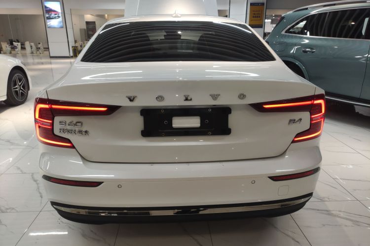 沃尔沃S60 2023款 B4 智远豪华版车身外观6