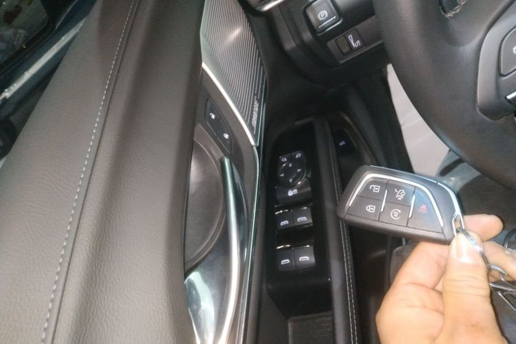 凯迪拉克CT4 2023款 25T 豪华型中控内饰7001