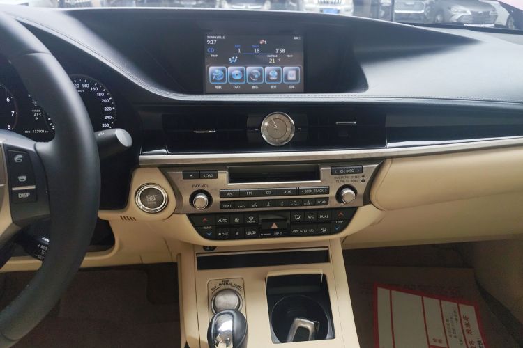 雷克萨斯ES 2013款 250 精英版中控内饰16