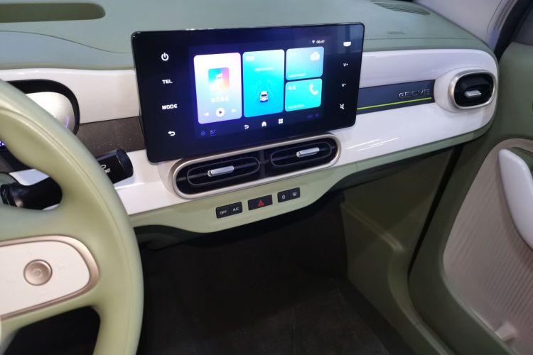 吉利银河 2025款 210km 熊猫骑士中控内饰16