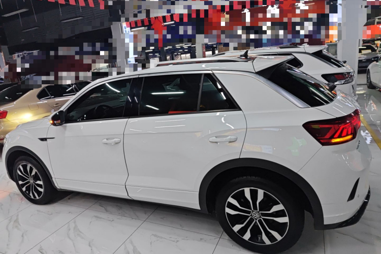 大众 T-ROC探歌 2019款 230TSI DSG两驱R-Line车身外观4