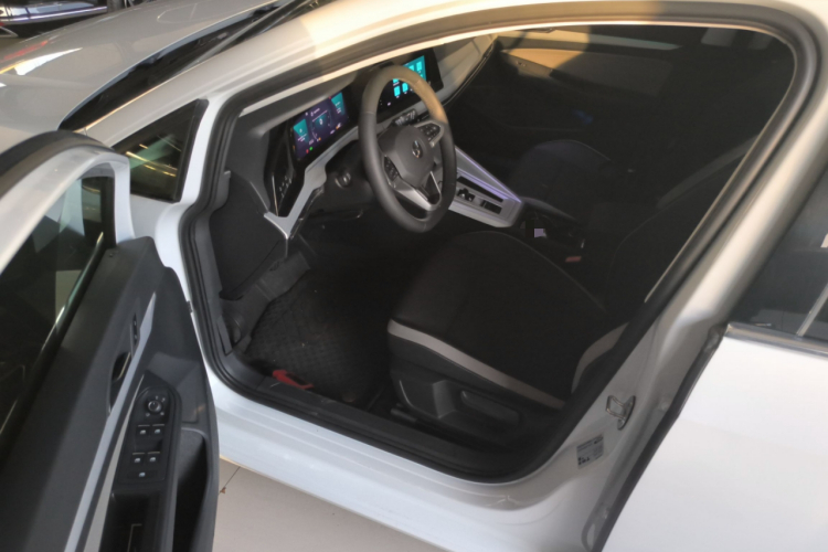 大众 高尔夫 2023款 200TSI DSG Pro中控内饰20