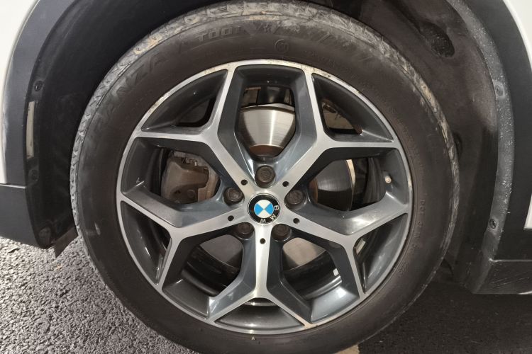 宝马X1 2018款 xDrive20Li 尊享型车身外观6007