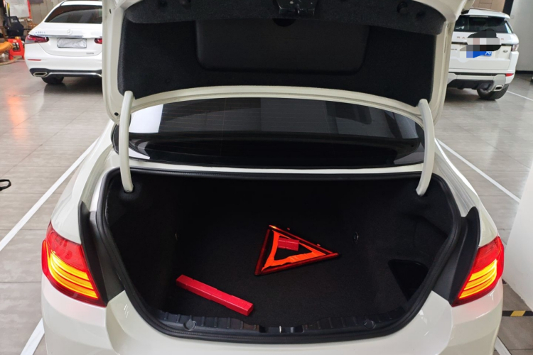 宝马5系(进口) 2014款 520i 典雅型机舱底盘23