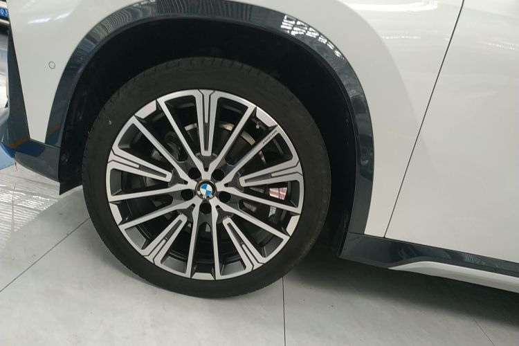 宝马X1 2023款 xDrive25Li X设计套装车身外观35