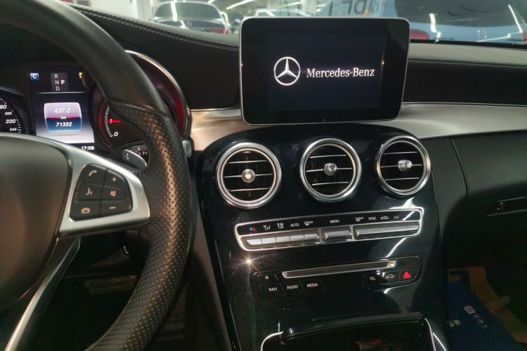 奔驰C级(进口) 2018款 C 200 轿跑车中控内饰16