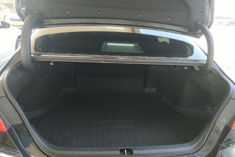 丰田 凯美瑞 2021款 2.0G 豪华版机舱底盘23