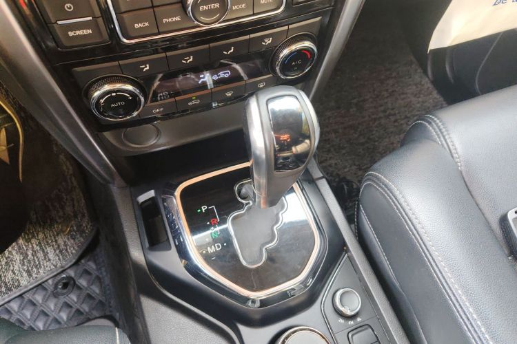 北京BJ80 2017款 2.3T 自动建军90周年纪念版中控内饰18