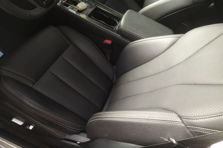 比亚迪 唐 2018款 2.0T 自动智联尊荣型 7座 国V中控内饰19