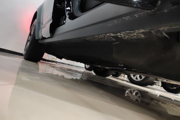 路虎卫士 2025款 110 3.0T P400 -Dynamic HSE局部细节9001