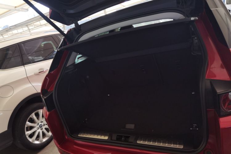 路虎 揽胜极光 2015款 2.0T 五门锐动版机舱底盘23