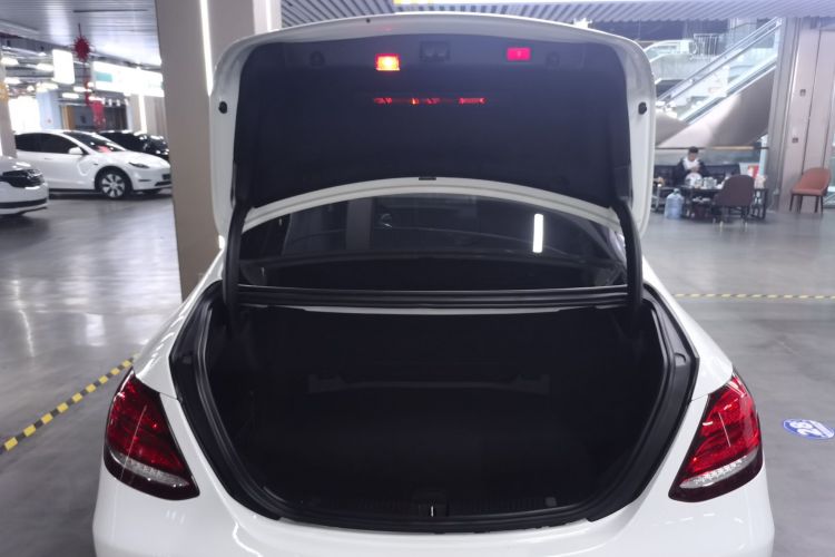 奔驰E级 2017款 E 300 L 运动豪华型机舱底盘23