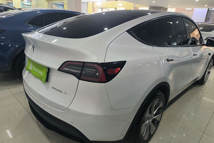 特斯拉 Model Y 2022款 改款 后轮驱动版车身外观7