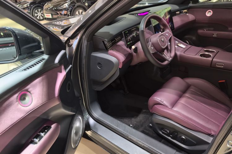 岚图汽车 岚图FREE 2025款 FREE+ 后驱乾崑版中控内饰7003