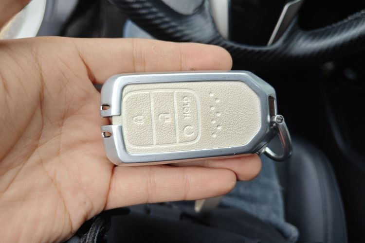 本田 思域 2021款 HATCHBACK 220TURBO CVT新锐控中控内饰11