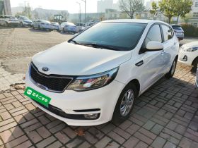 起亚K2 2015款 两厢 1.4L MT GLS炫酷版