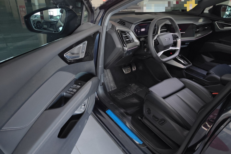 奥迪Q4 e-tron 2024款 40 e-tron 创行版中控内饰20