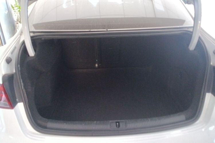 奥迪A3 2016款 Limousine 35 TFSI 进取型机舱底盘23