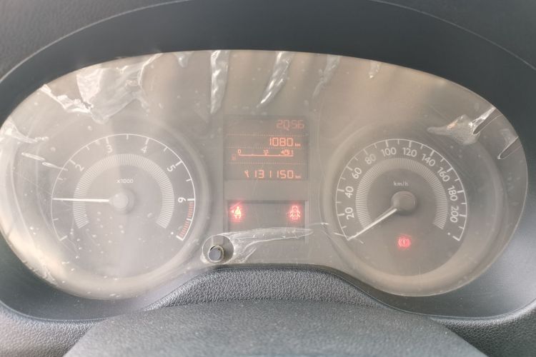 标致301 2016款 1.6L 手动舒适版中控内饰14