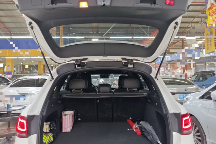 奔驰GLC 2021款 GLC 300 L 4MATIC 豪华型机舱底盘23