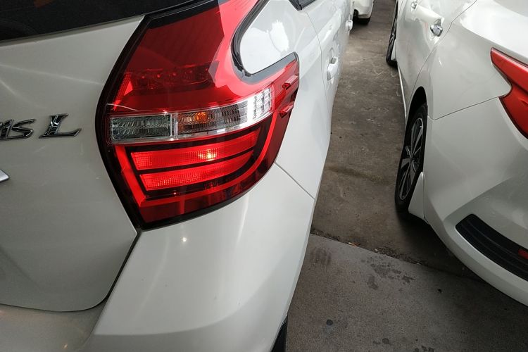 丰田 YARiS L 致炫 2020款 1.5L CVT领先版车身外观9