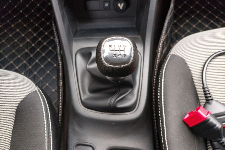 五菱汽车 五菱宏光 2021款 1.5L改款 S基本型 液压助力LAR中控内饰18