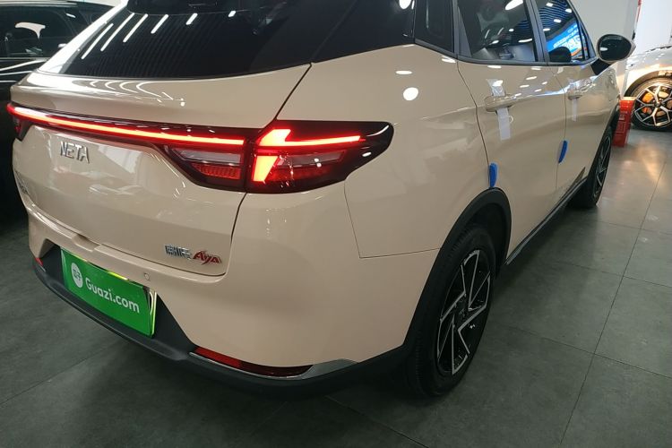 哪吒汽车 哪吒AYA 2023款 401 Lite车身外观6006