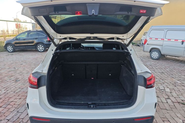 奔驰GLA 2023款 GLA 220 4MATIC机舱底盘23