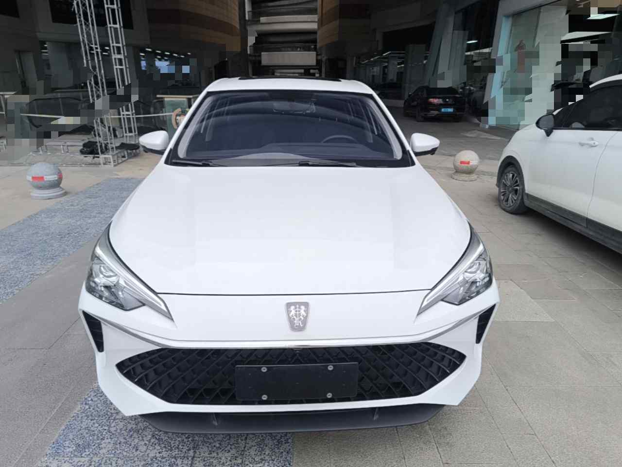 荣威i5 2023款 1.5L CVT尊荣版(1)