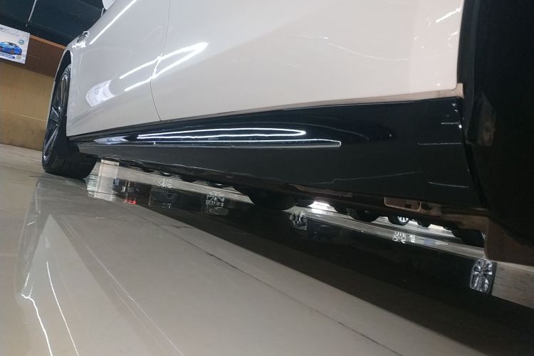 鸿蒙智行 智界S7 2024款 Ultra 四驱旗舰版局部细节9002