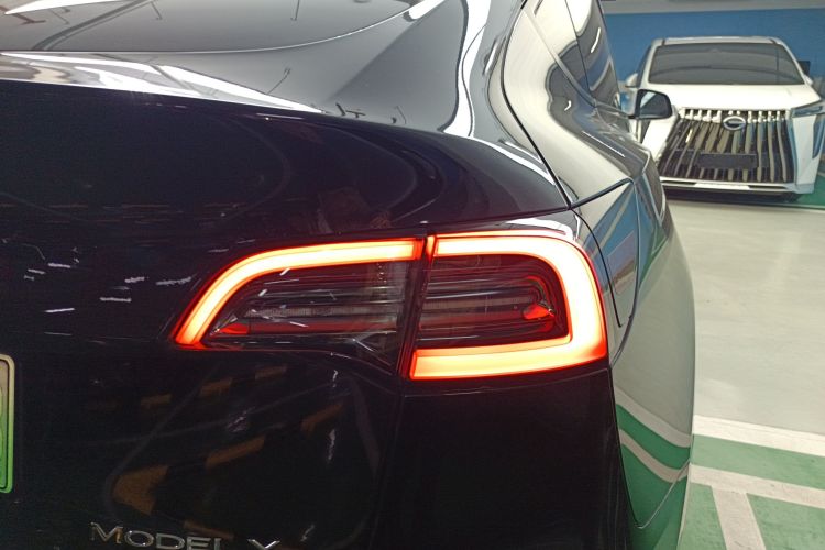 特斯拉 Model Y 2022款 改款 后轮驱动版车身外观6006