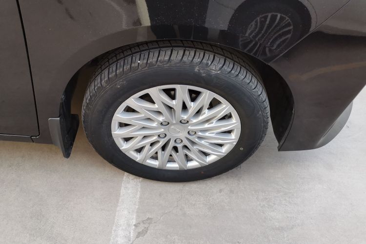 BAW北汽制造 锐胜王牌M7 2023款 2.0L 自动长轴创享型 7座车身外观10