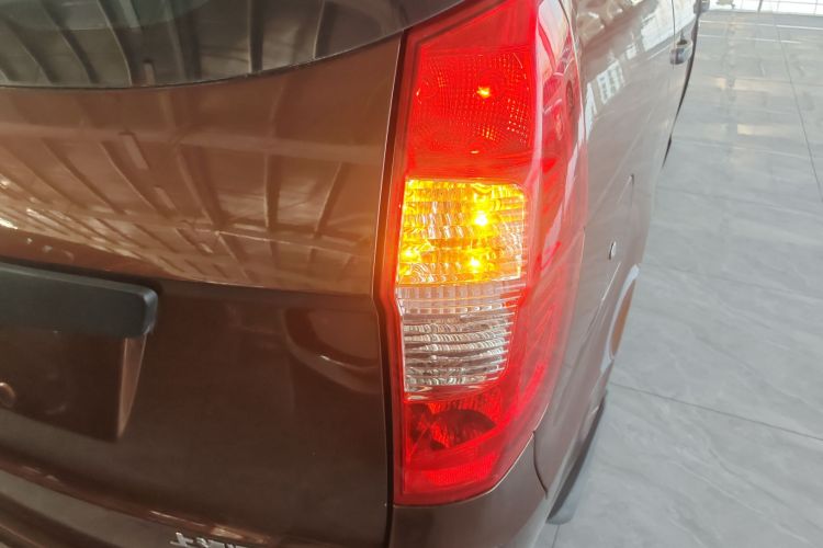 五菱汽车 五菱宏光 2015款 1.2L S 基本型国IV车身外观6001