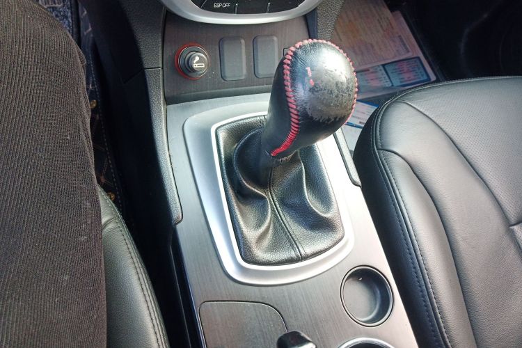 广汽传祺 传祺GS5 2012款 2.0L 手动两驱精英版中控内饰18