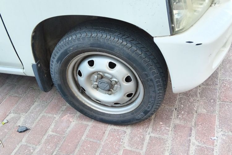 铃木 北斗星 2016款 1.4L 手动超值型车身外观10