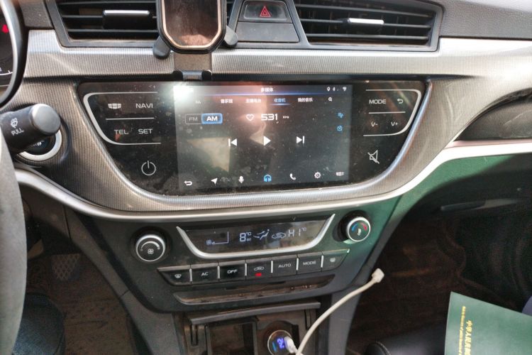 吉利汽车 帝豪 2017款 三厢百万款 1.5L 手动向上版局部细节16