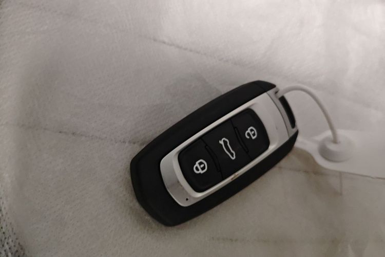 吉利银河 2025款 210km 熊猫卡丁中控内饰11