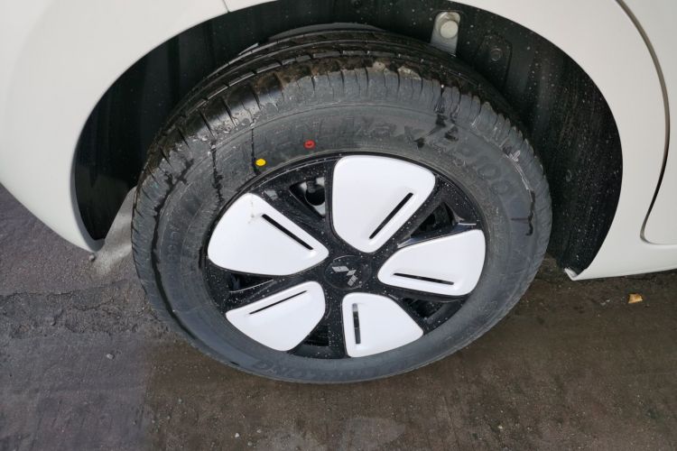 五菱汽车 宏光MINIEV 2025款 四门版 进阶款车身外观6008