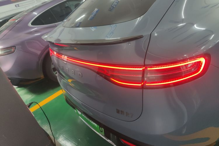 鸿蒙智行 智界R7 2024款 纯电 667km Max车身外观6