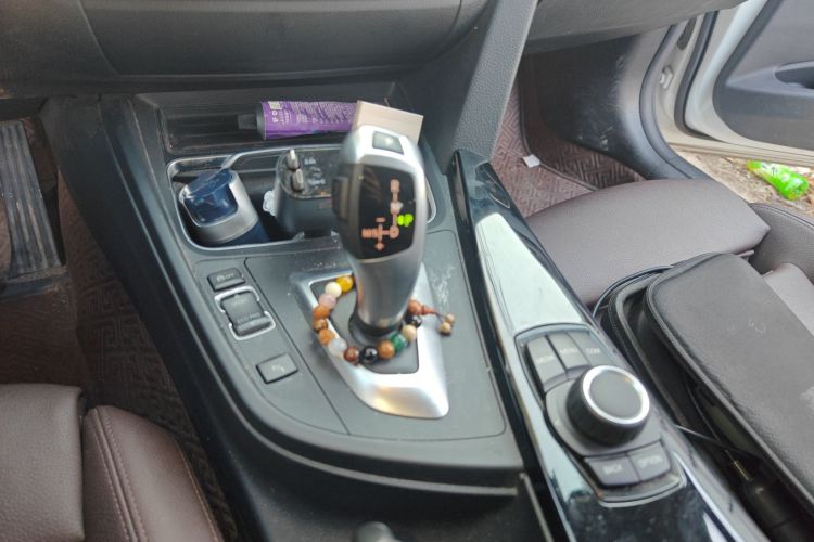 宝马3系 2018款 320Li xDrive 时尚型中控内饰18