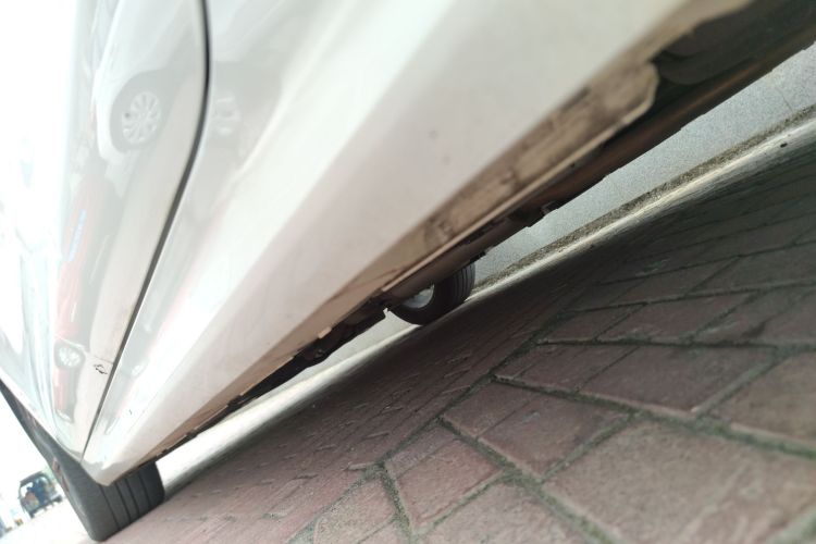 比亚迪 秦Pro 2020款 超越版 1.5TI 自动旗舰型局部细节9002