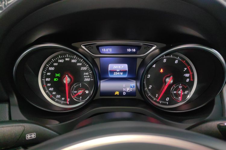 奔驰CLA 2018款 CLA 200 时尚型中控内饰14