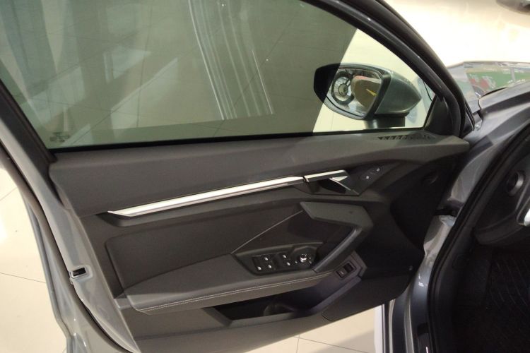 奥迪A3 2024款 A3L Limousine 35 TFSI 时尚运动型中控内饰47