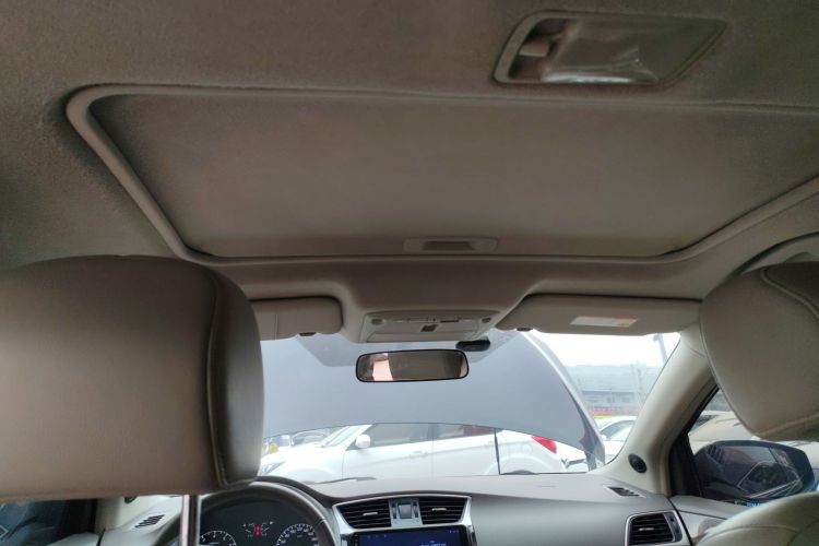 日产 轩逸 2012款 1.6XL CVT豪华版中控内饰22