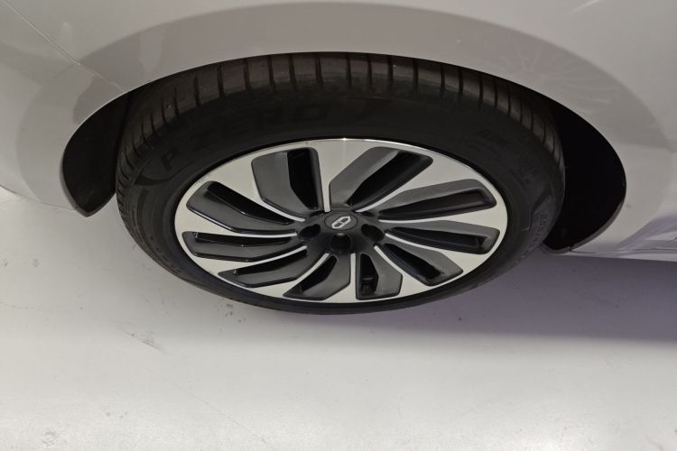 鸿蒙智行 问界M5 2022款 增程后驱标准版车身外观6007