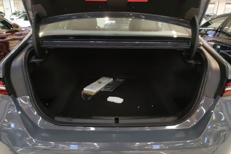 宝马5系 2024款 530Li 尊享型 豪华套装机舱底盘23