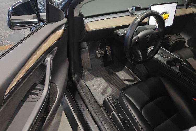 特斯拉 Model Y 2022款 改款 后轮驱动版中控内饰20
