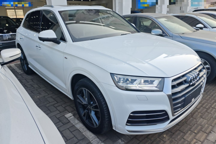 奥迪Q5L 2020款 改款 40 TFSI 荣享时尚型车身外观3