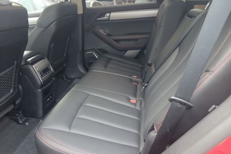 比亚迪 唐新能源 2018款 DM 2.0T 全时四驱智联创享型 7座 国V中控内饰7004